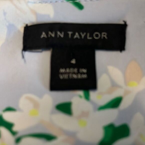 NWOT ANN TAYLOR Floral Flutter Sleeve Dress size 4 - Picture 8 of 9